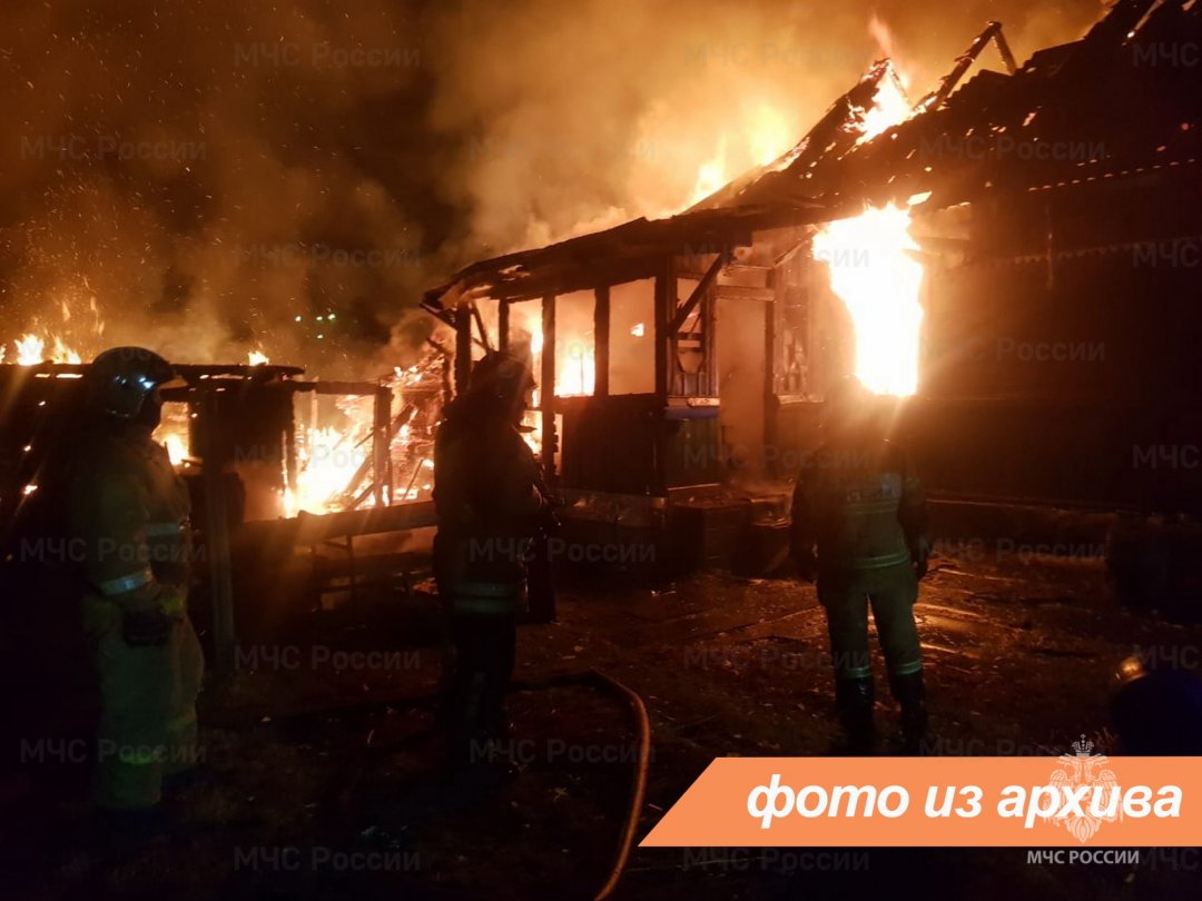 Пожарно-спасательное подразделение Ленинградской области ликвидировало пожар в Кировском районе